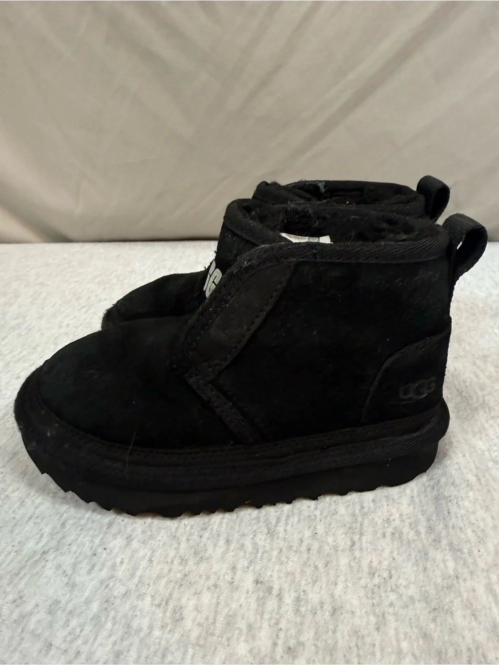 UGG Toddler Neumel EZ-Fit Suede Boots Black - Size 10